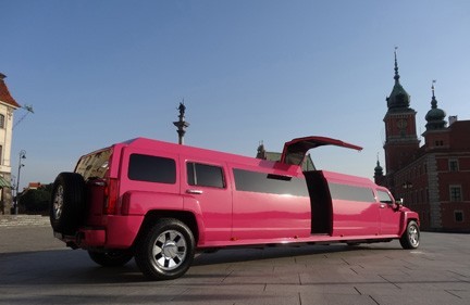 różowa limuzyna hummer w warszawie do wynajęcia na panieńskie impreza