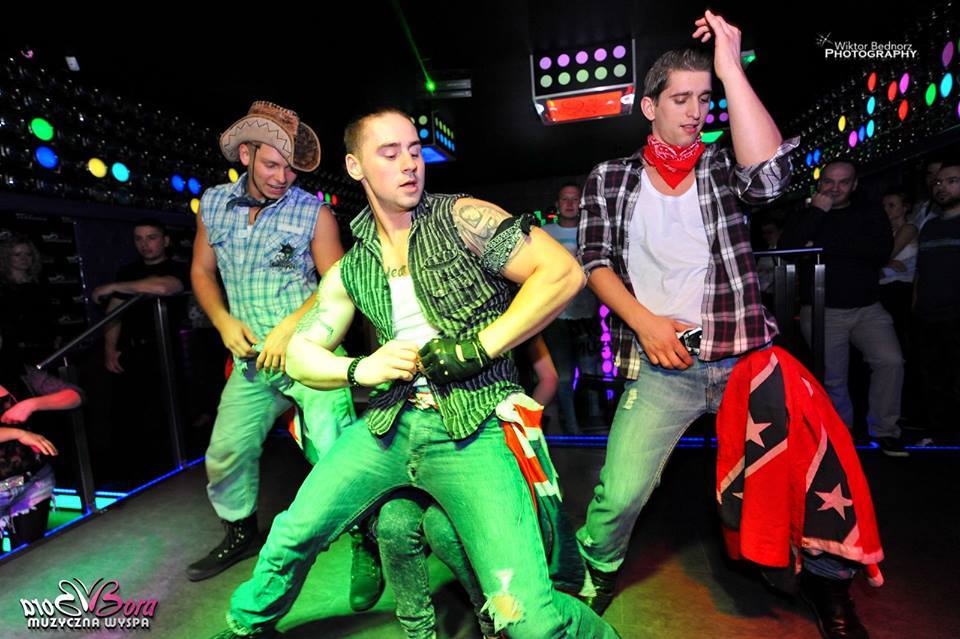 taniec striptizerów na gorącym krzęśle w warszawie na imprezy