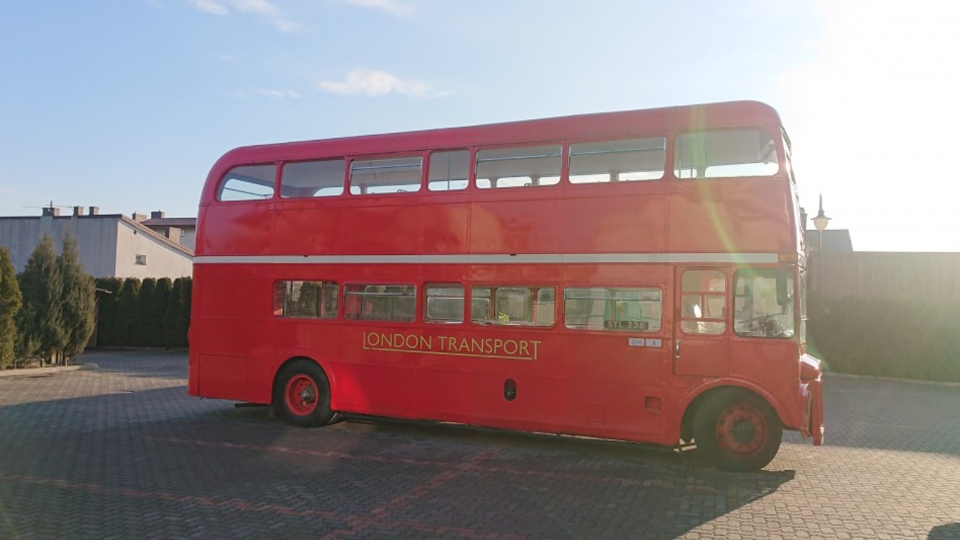 czerwony londyński party bus w warszawie